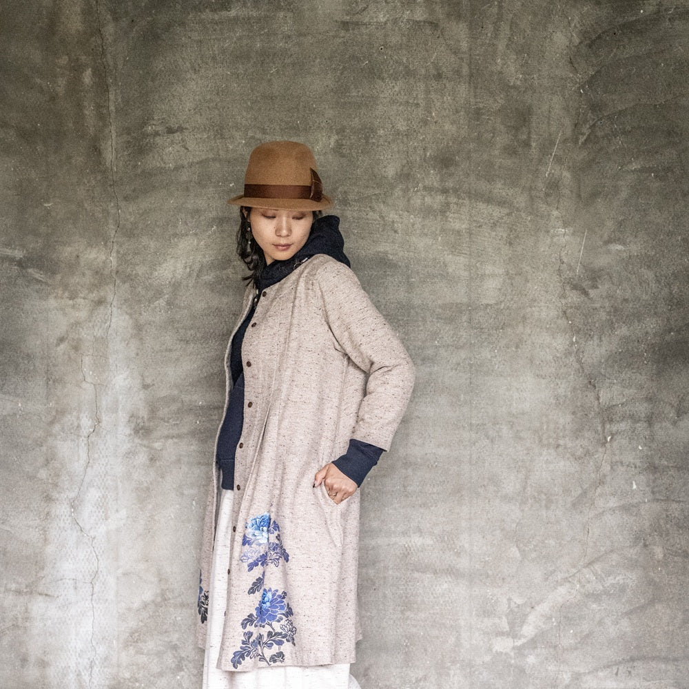 ジャズネップに咲く青い菊ワンピース