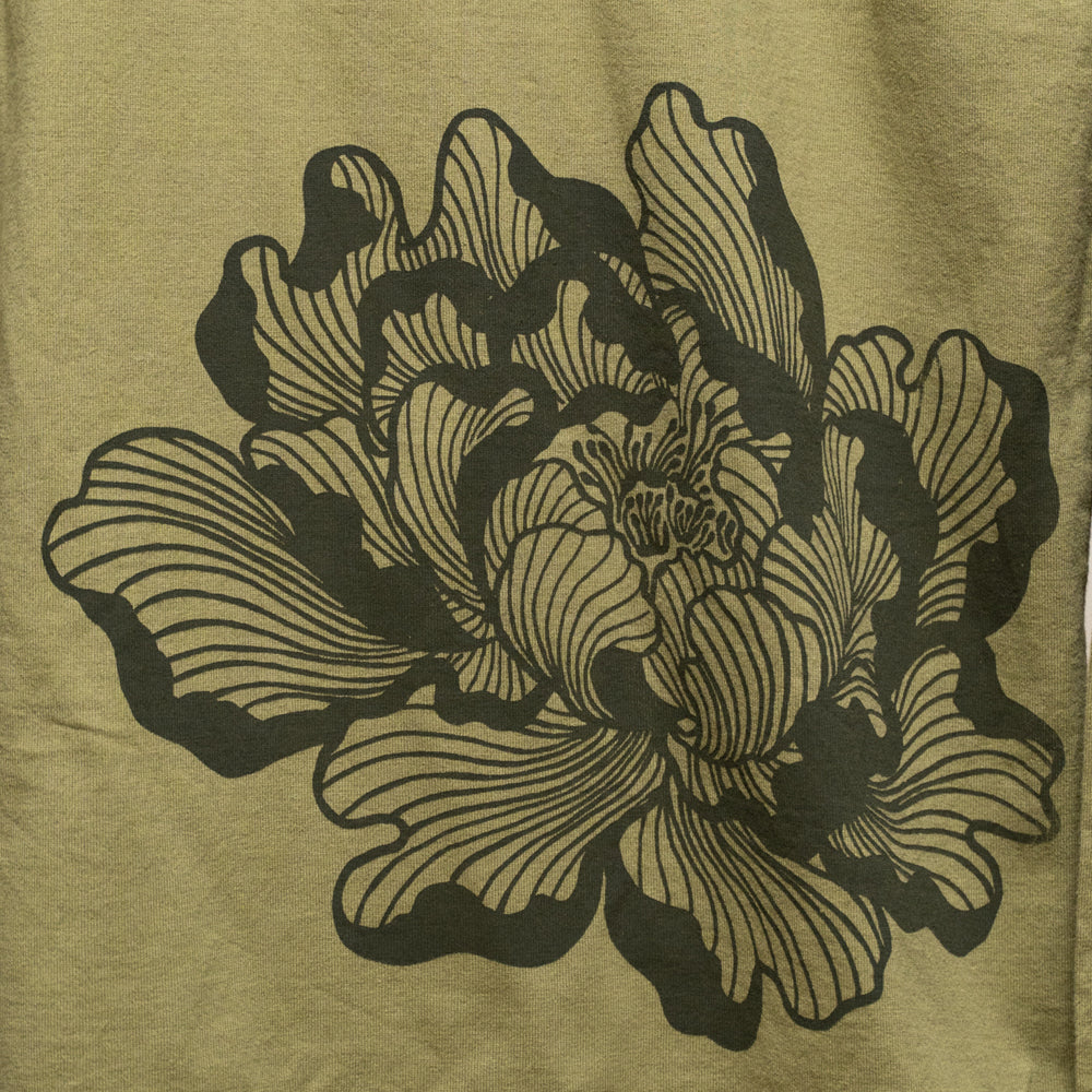 重なる牡丹 ロングTシャツ