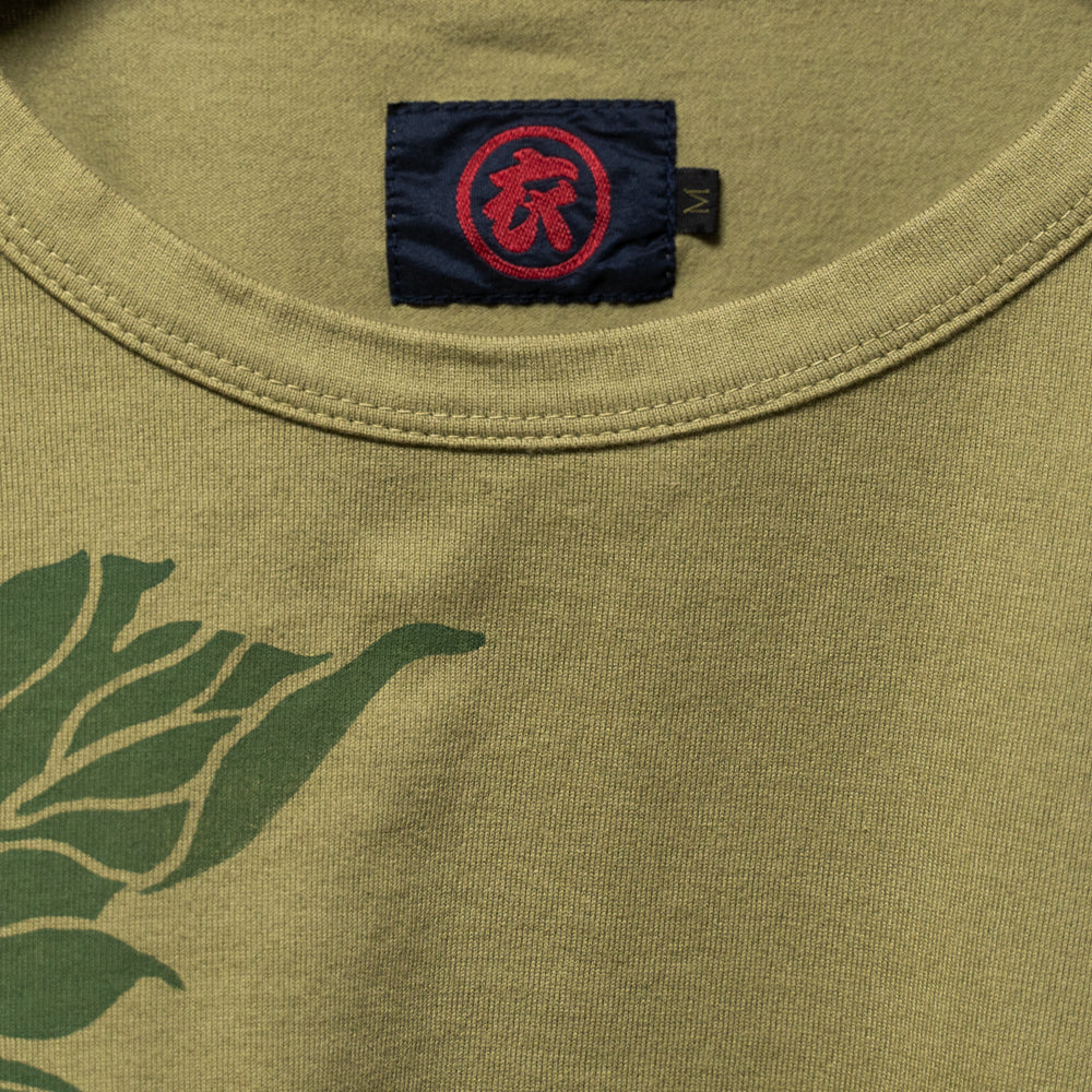 重なる牡丹 ロングTシャツ