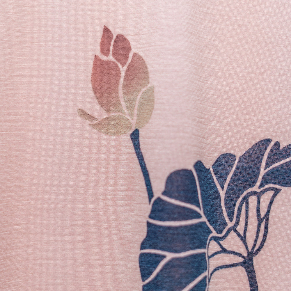 Lotus Hem-Slit T-Shirt
