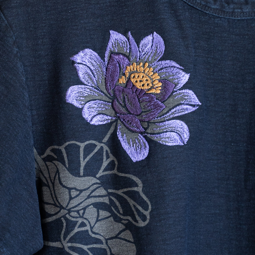 蓮とオオサンショウウオ 半袖T