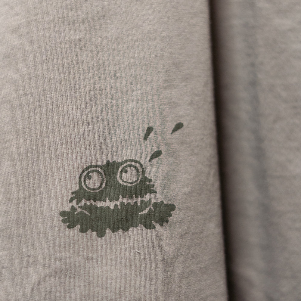 隠れ妖怪ポケット付き半袖Tシャツ
