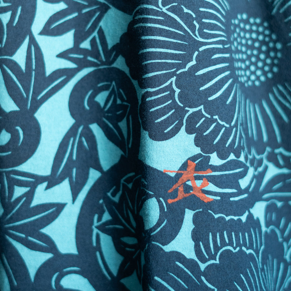 牡丹唐草総柄 Tシャツ