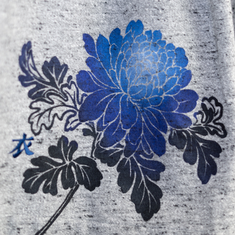 ジャズネップに咲く青い菊ワンピース