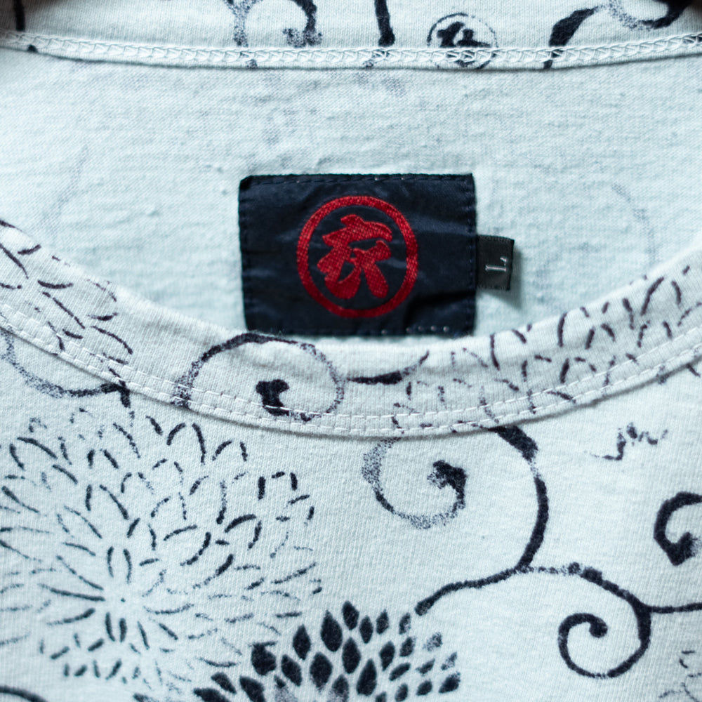 Arabesque patterned (chrysanthemum) T-shirt