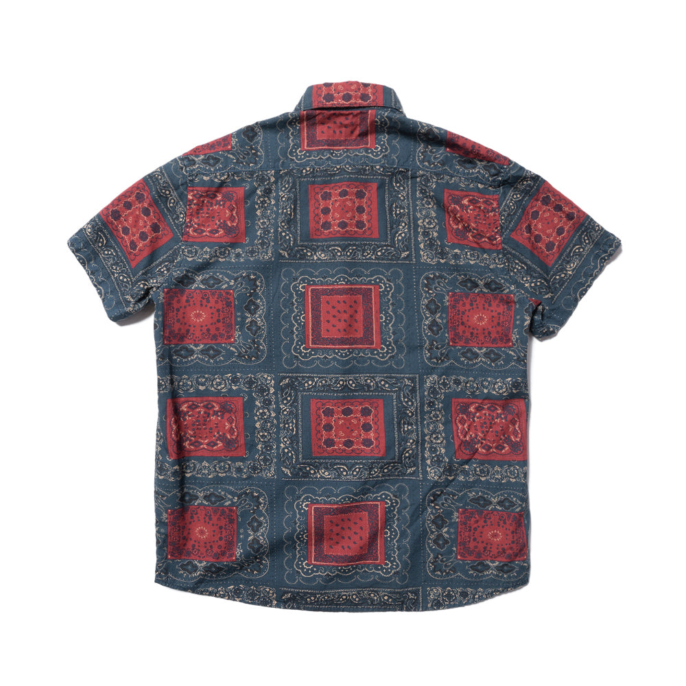 ペイズリーシャツ