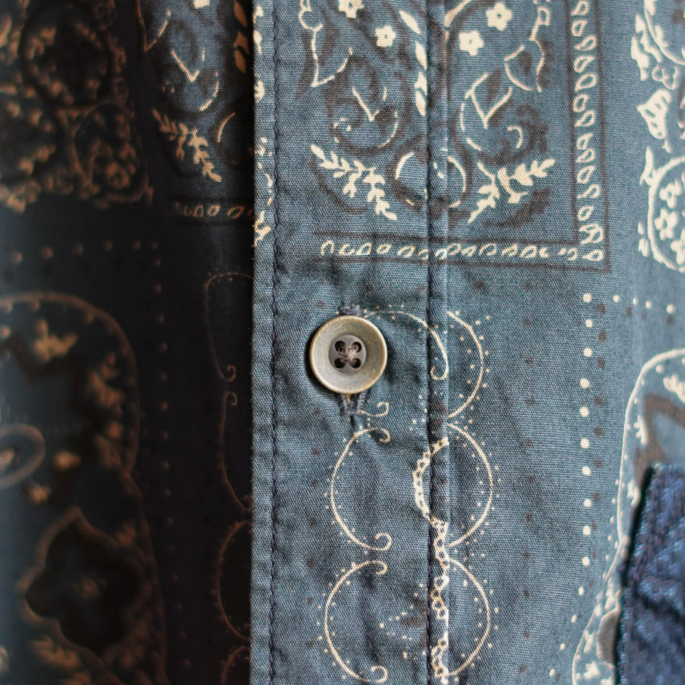 ペイズリーシャツ