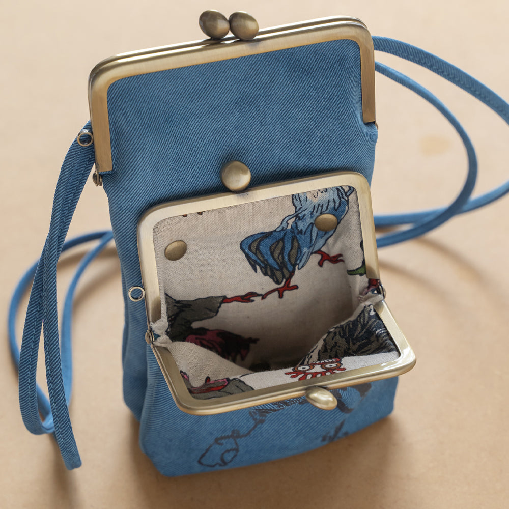 Indigo dyed cowhide clasp pochette (skeleton)