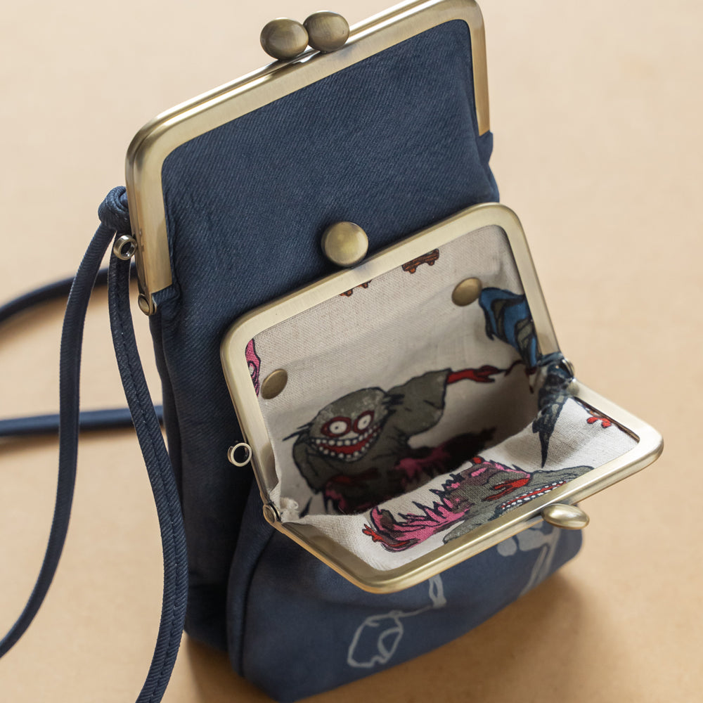 Indigo dyed cowhide clasp pochette (skeleton)