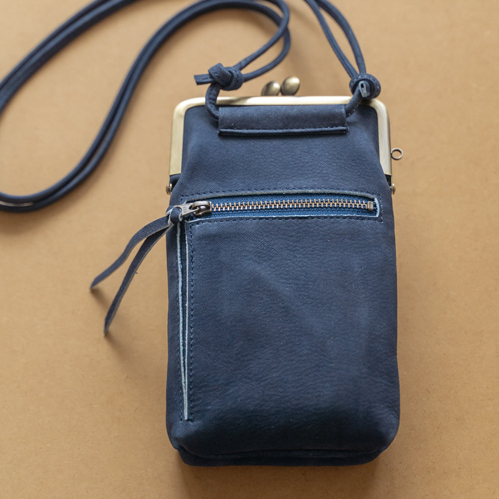 Indigo dyed cowhide clasp pochette (skeleton)
