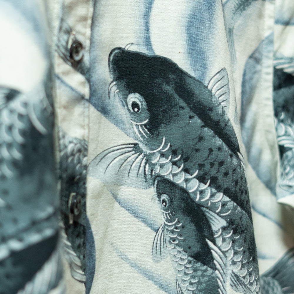 流水鯉総柄シャツ