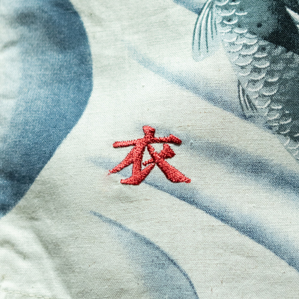 流水鯉総柄シャツ