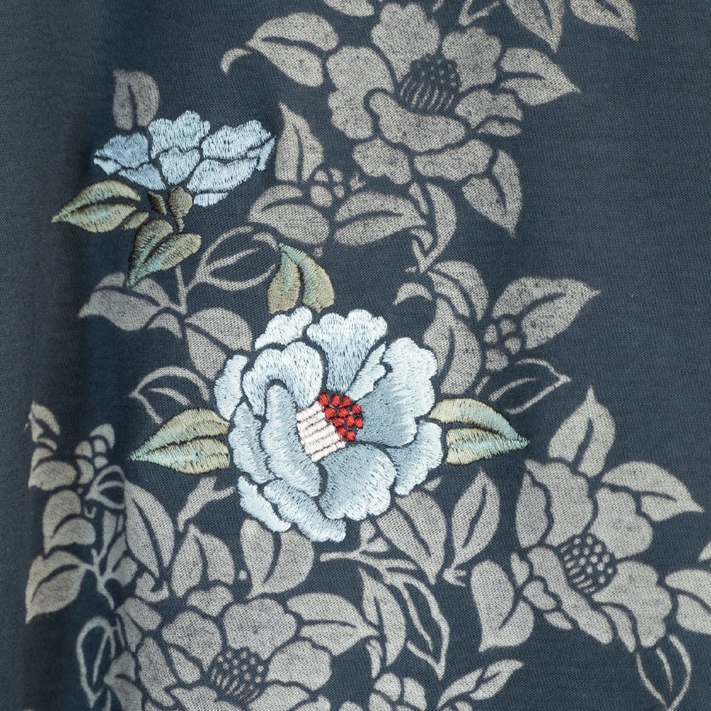 椿群集 ロングTシャツ