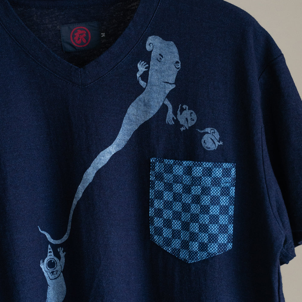 成し遂げたい Vネックポケット付き半袖Tシャツ