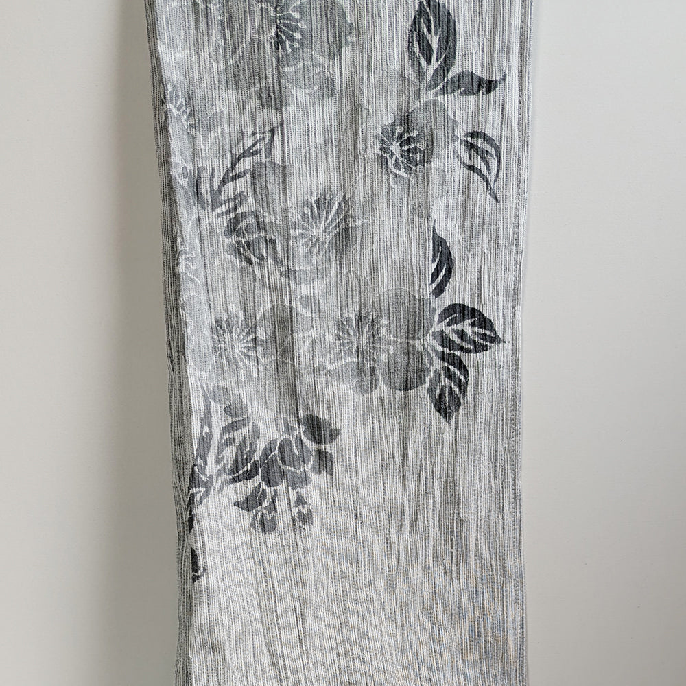 桜　ちぢみ亀田縞ストール