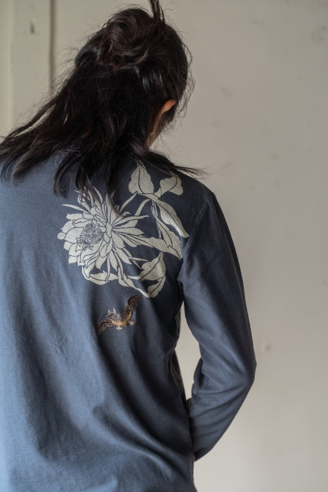 Night-blooming cereus &　Moonlit Bat　T-shirt