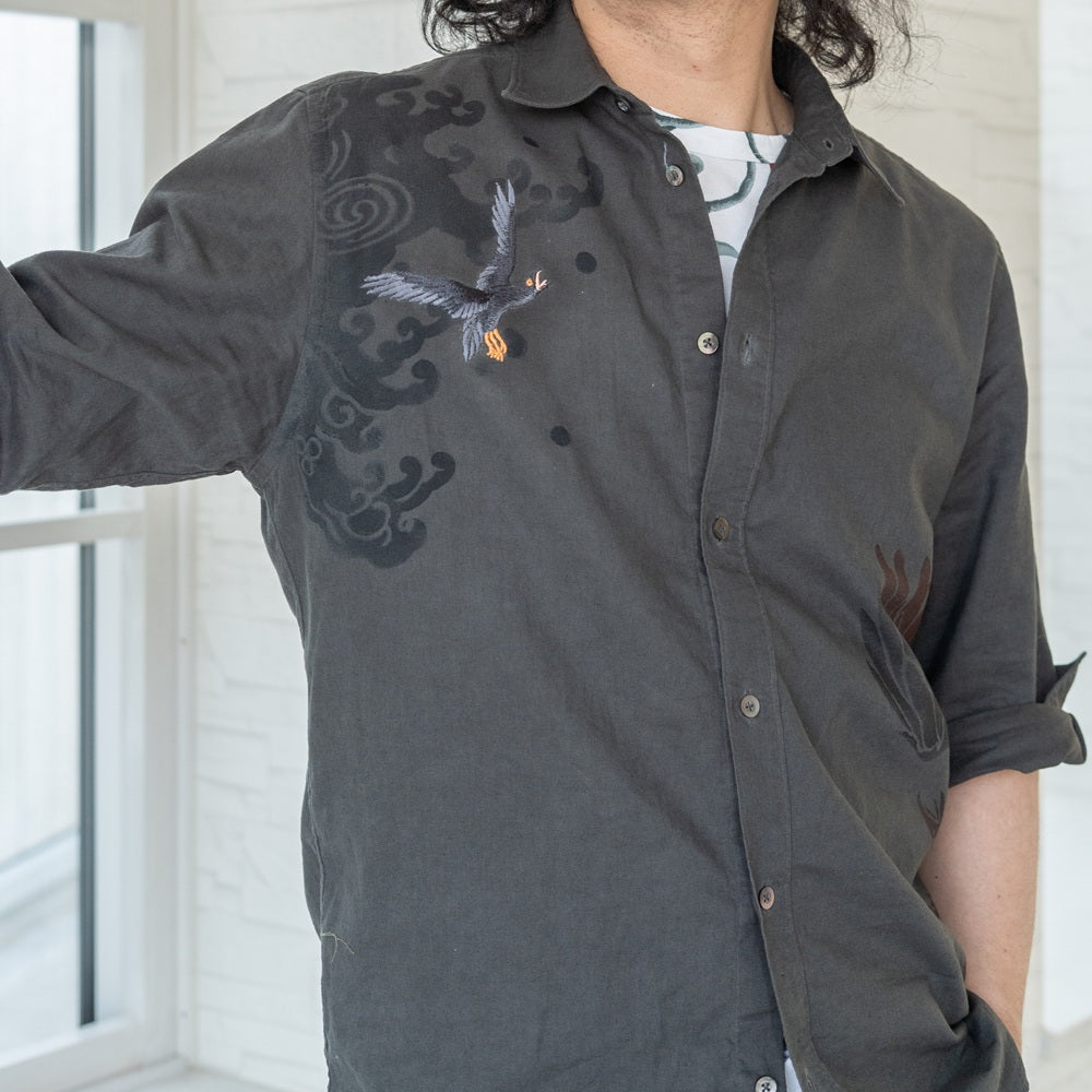 舞う八咫烏　七分袖シャツ