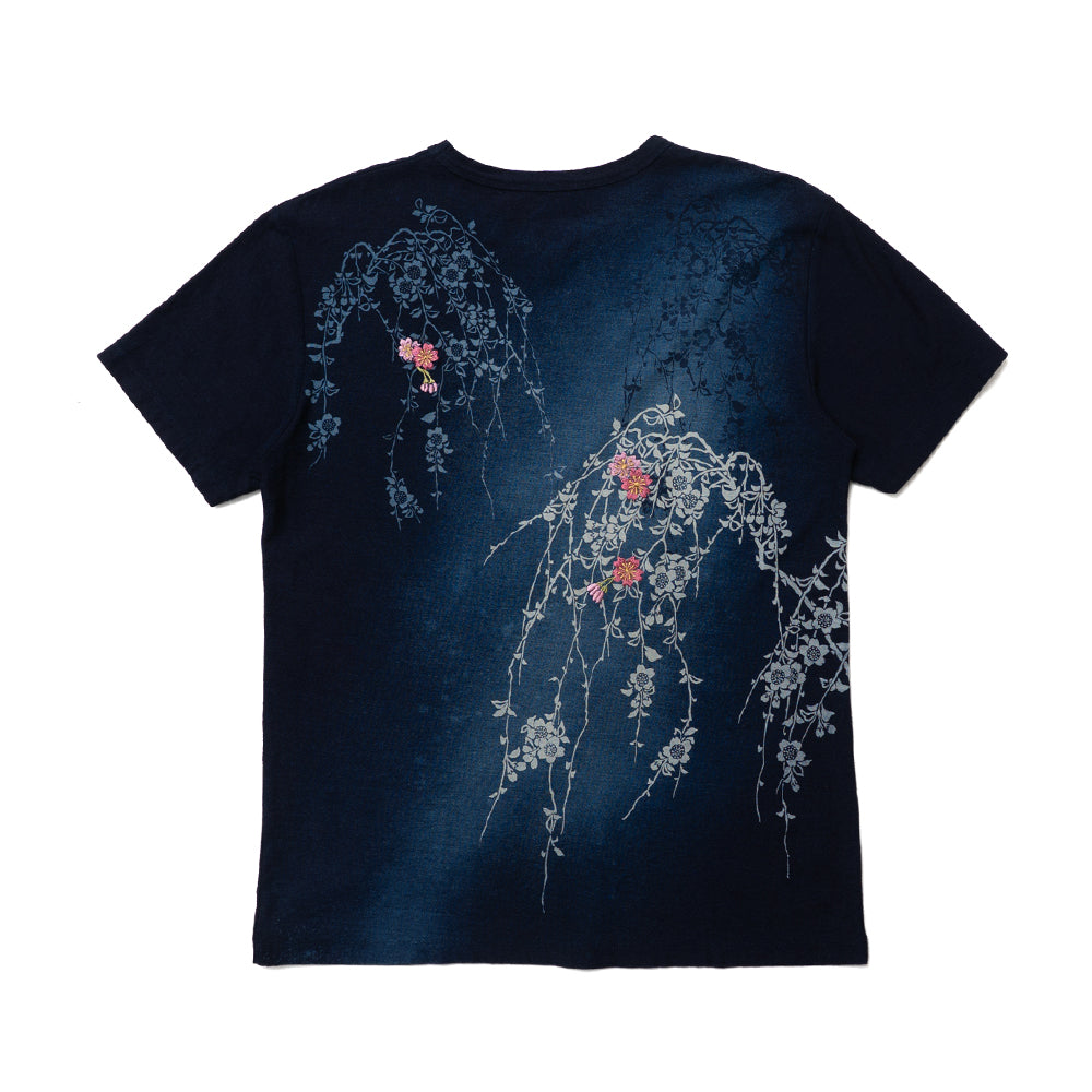 枝垂れ桜の刺繍の入ったインディゴTシャツ