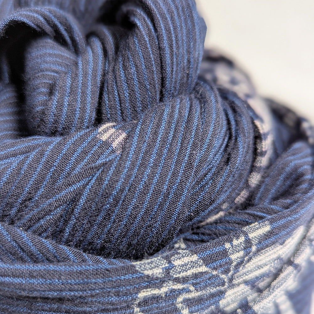 桜と龍　インディゴストライプ亀田縞ストール