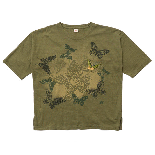 立体的な蝶々刺繍が施された和柄Tシャツ/Japanese T-shirt featuring 3D embroidered butterfly design