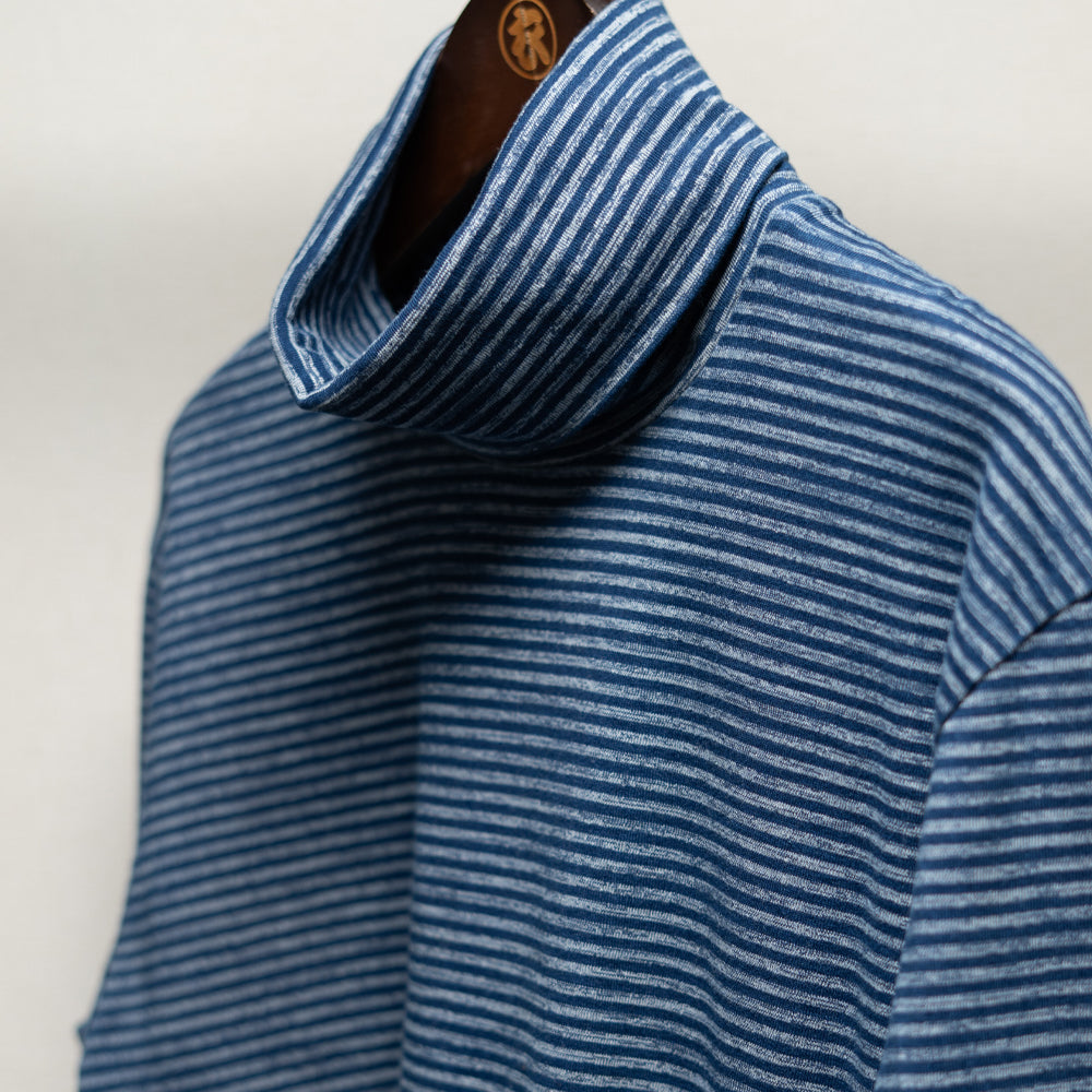 Flowing Clouds Border Turtle Long T-shirt