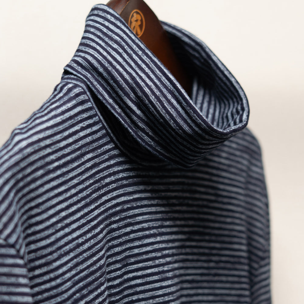 Flowing Clouds Border Turtle Long T-shirt