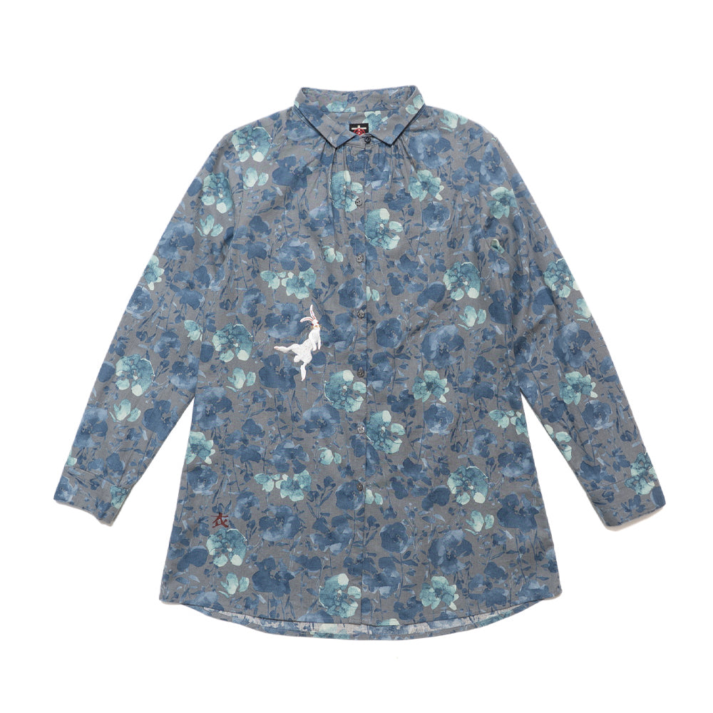 花畑をただよう兎   ブラウス　