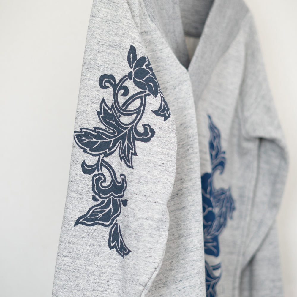 唐草牡丹デカ衿プルオーバー