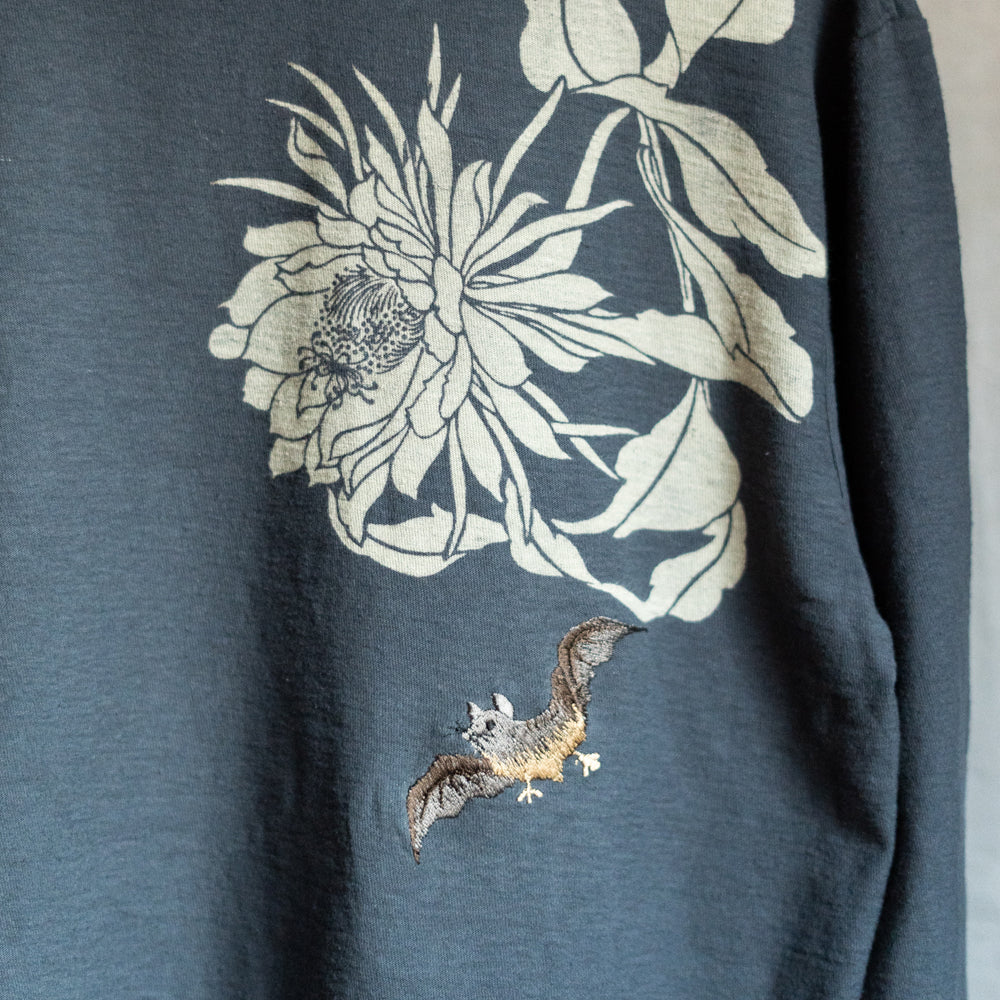 Night-blooming cereus &　Moonlit Bat　T-shirt