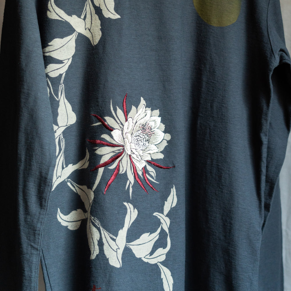 Night-blooming cereus &　Moonlit Bat　T-shirt