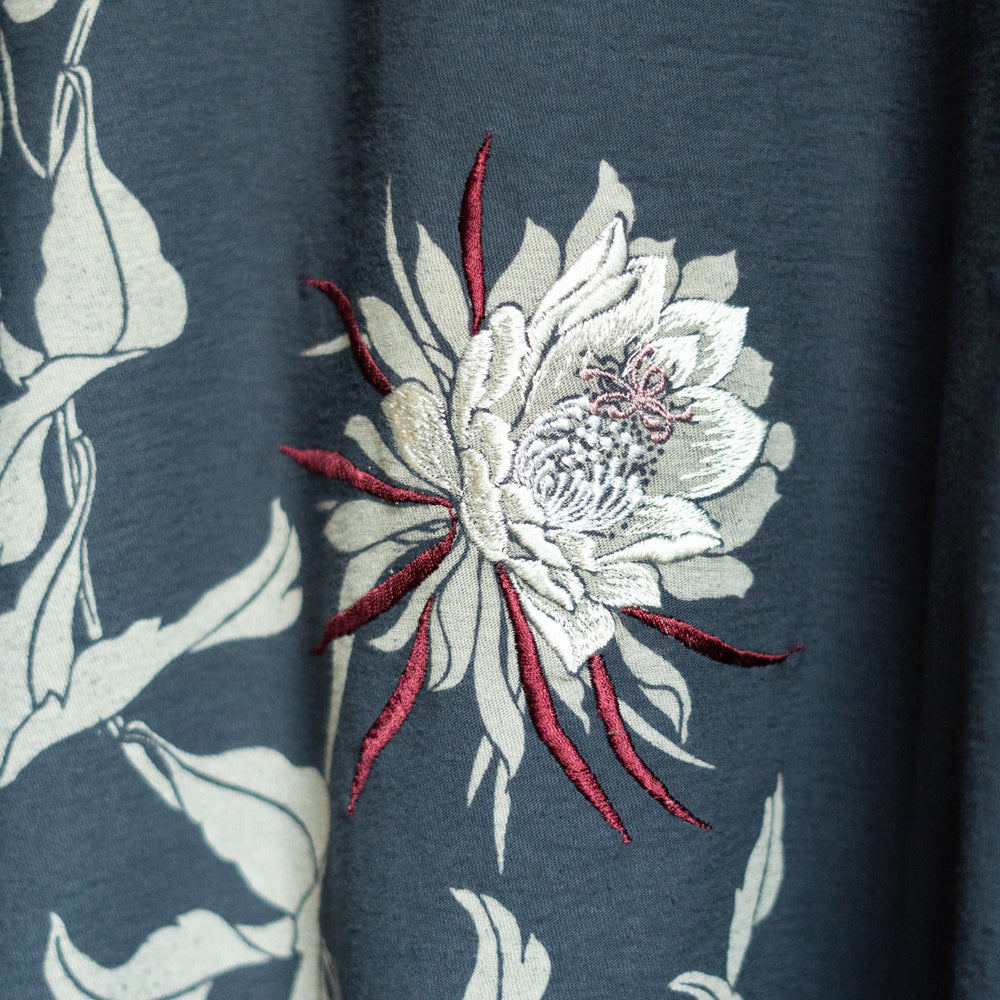 Night-blooming cereus &　Moonlit Bat　T-shirt