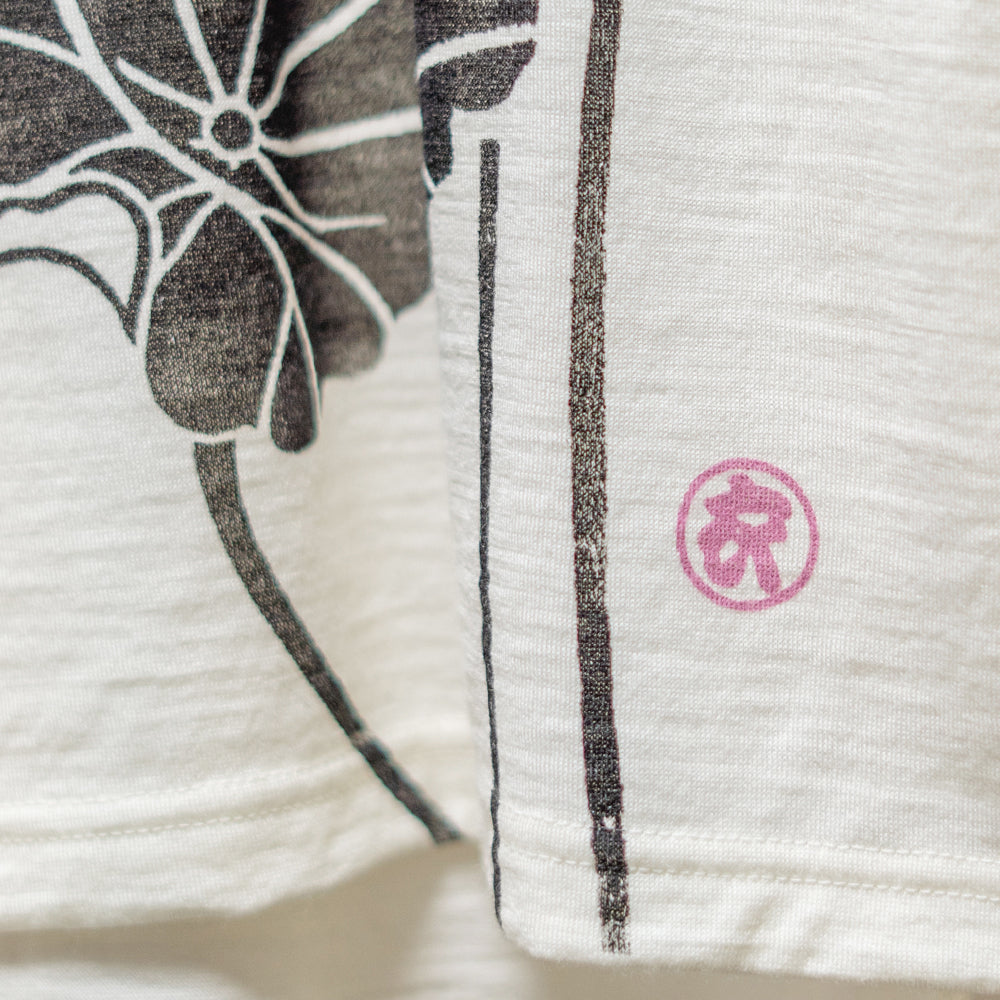 Lotus Hem-Slit T-Shirt