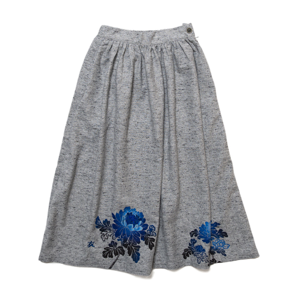 ジャズネップに咲く青い菊スカート