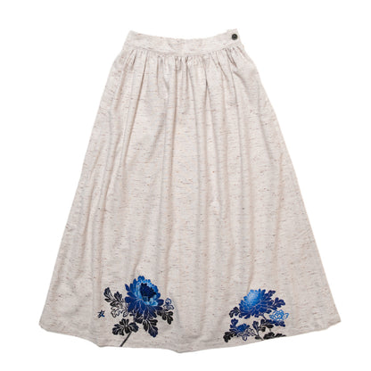 ジャズネップに咲く青い菊スカート