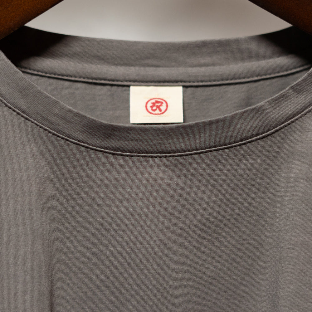隠れ妖怪ポケット付き半袖Tシャツ