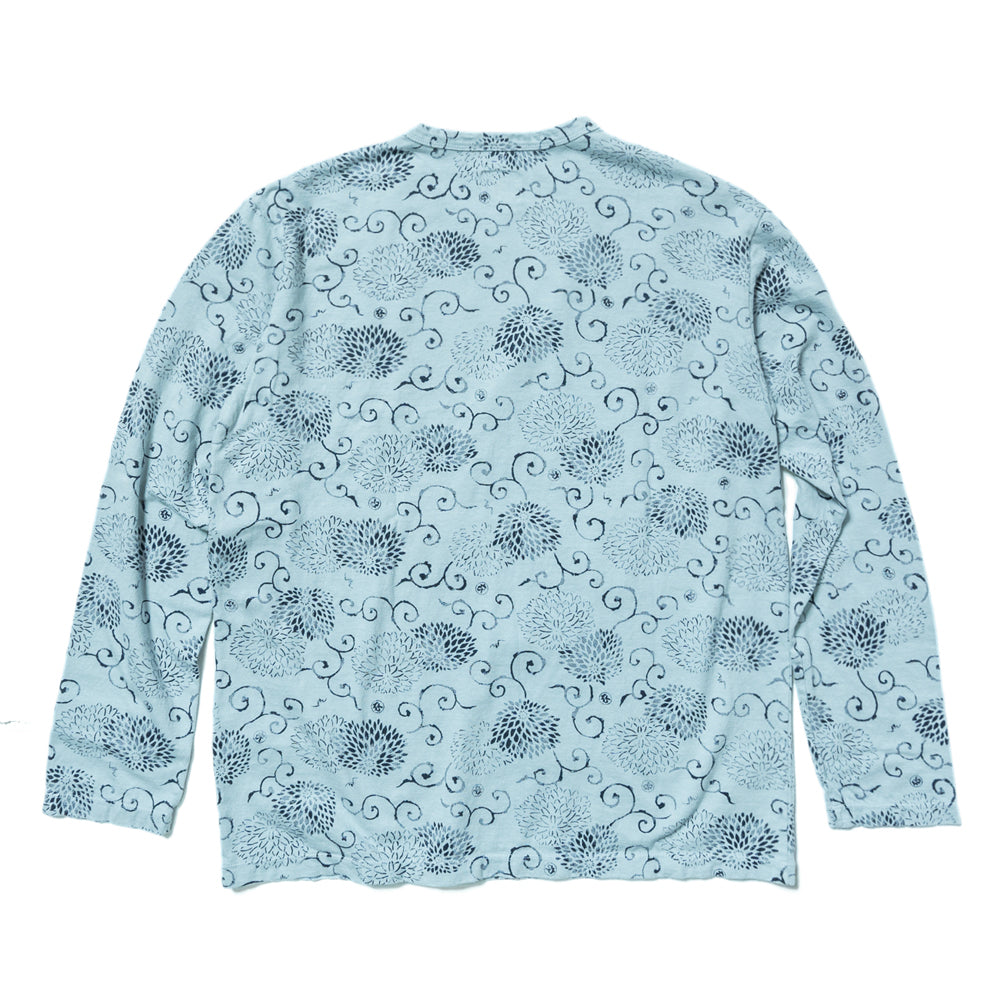 Chrysanthemum arabesque bat all over T-shirt