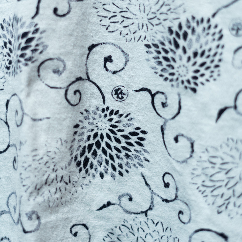 Chrysanthemum arabesque bat all over T-shirt