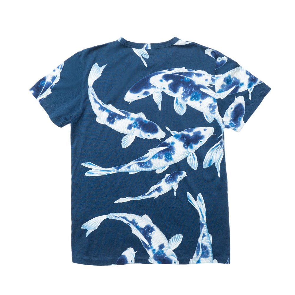 青い鯉 総柄Tシャツ