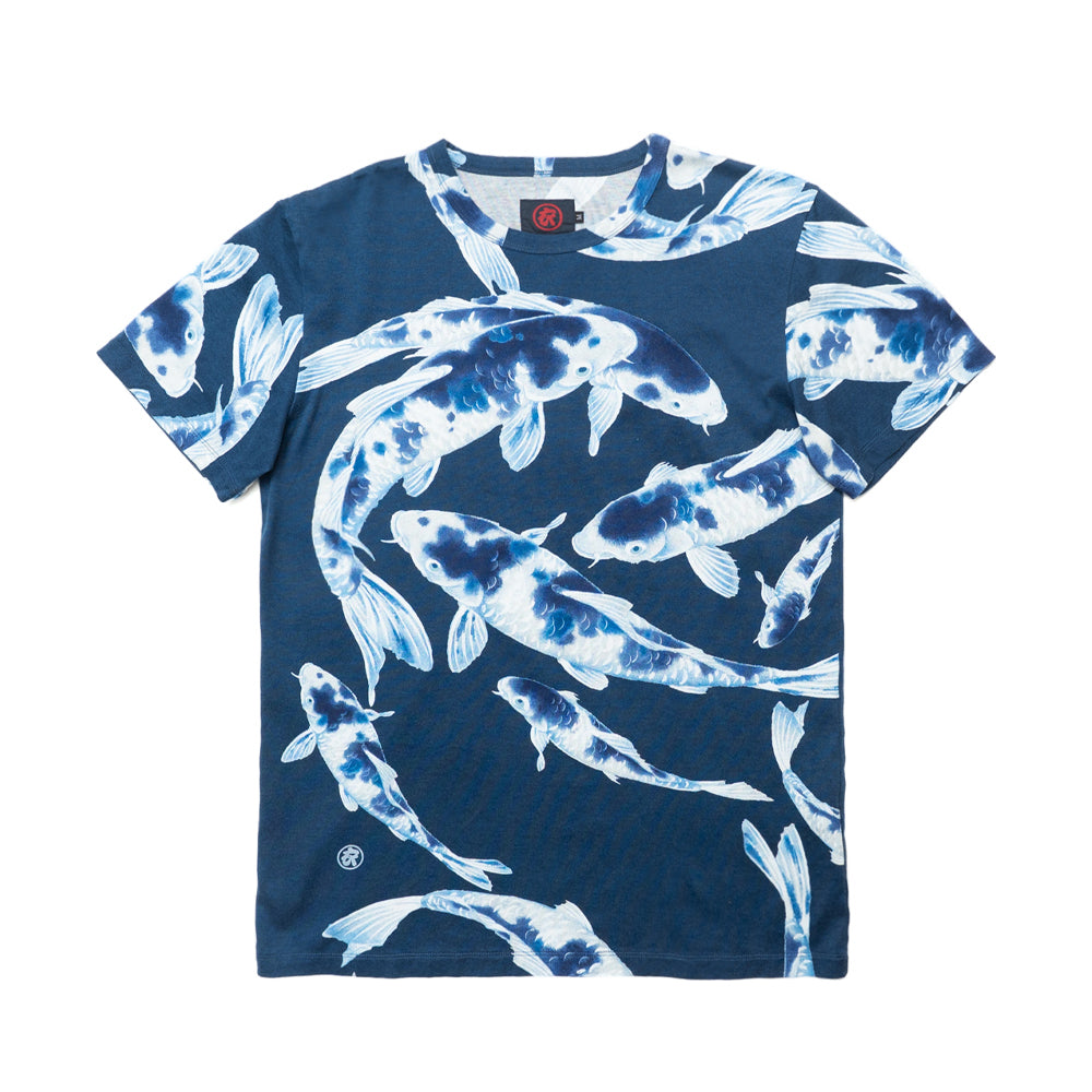 青い鯉 総柄Tシャツ