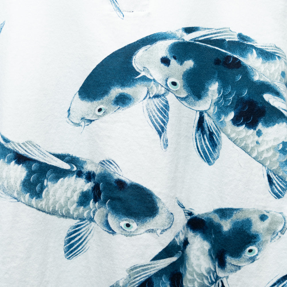 青い鯉 総柄Tシャツ
