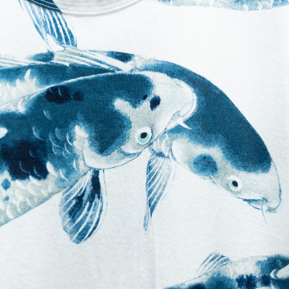 青い鯉 総柄Tシャツ