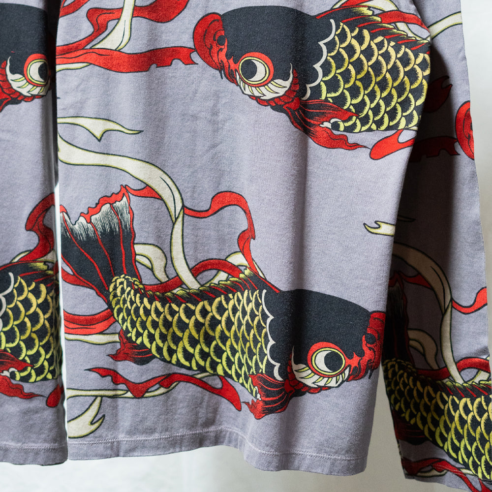 Long T-shirt with all-over pattern of carp streamers lined up