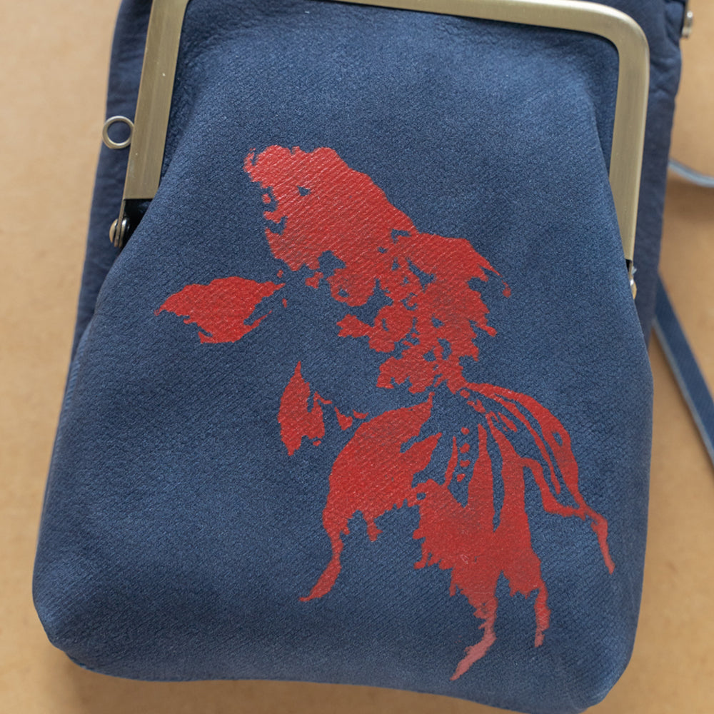 Indigo dyed cowhide  clasp pochette (Goldfish)