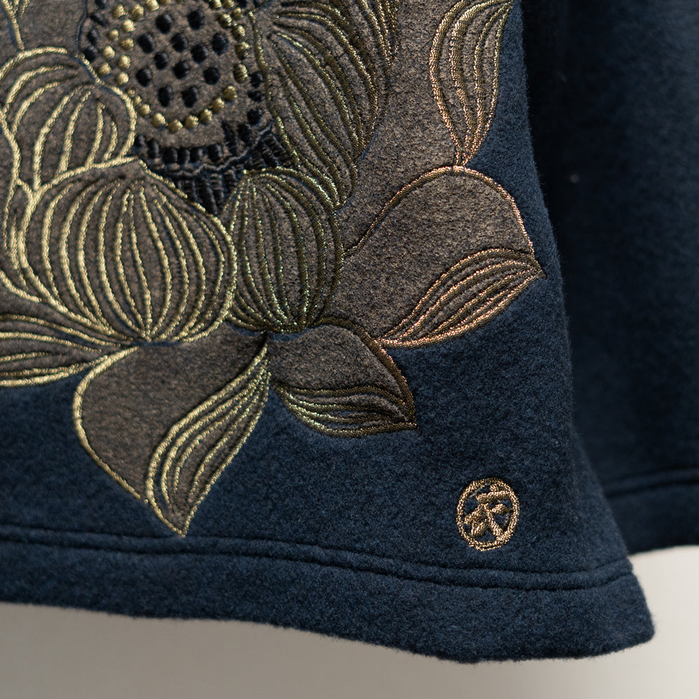 Large Lotus pullover