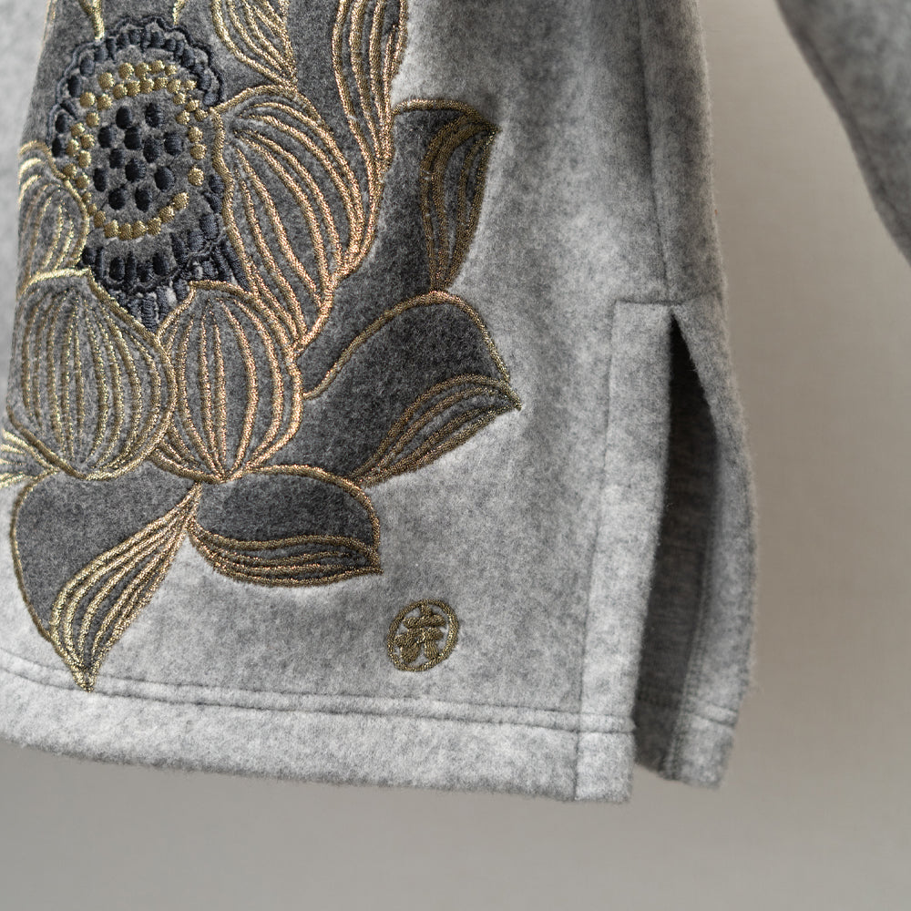 Large Lotus pullover