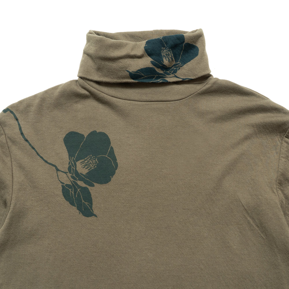 椿　タートルネックロングTシャツ