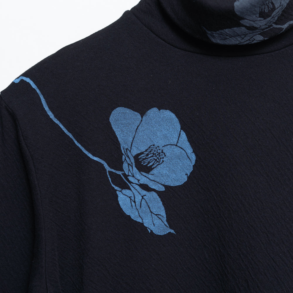 椿　タートルネックロングTシャツ