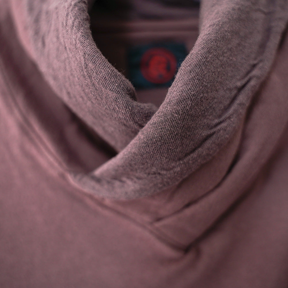 Dual-layered fabric Wrap collar T-shirt
